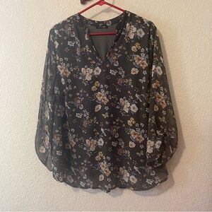 Papermoon Woman’s green floral blouse